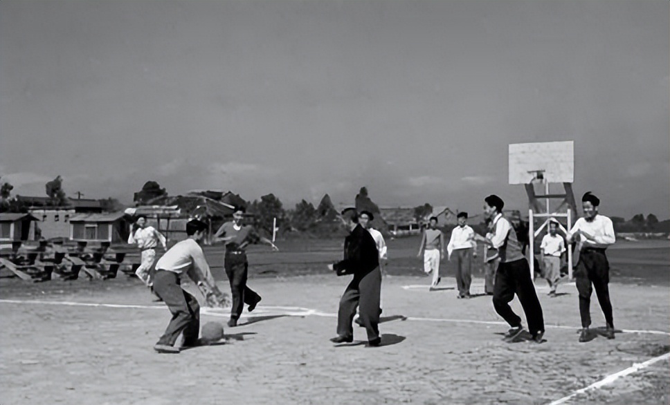 老照片：1950年“*攻反**大陆”口号下的台湾军民风土人情