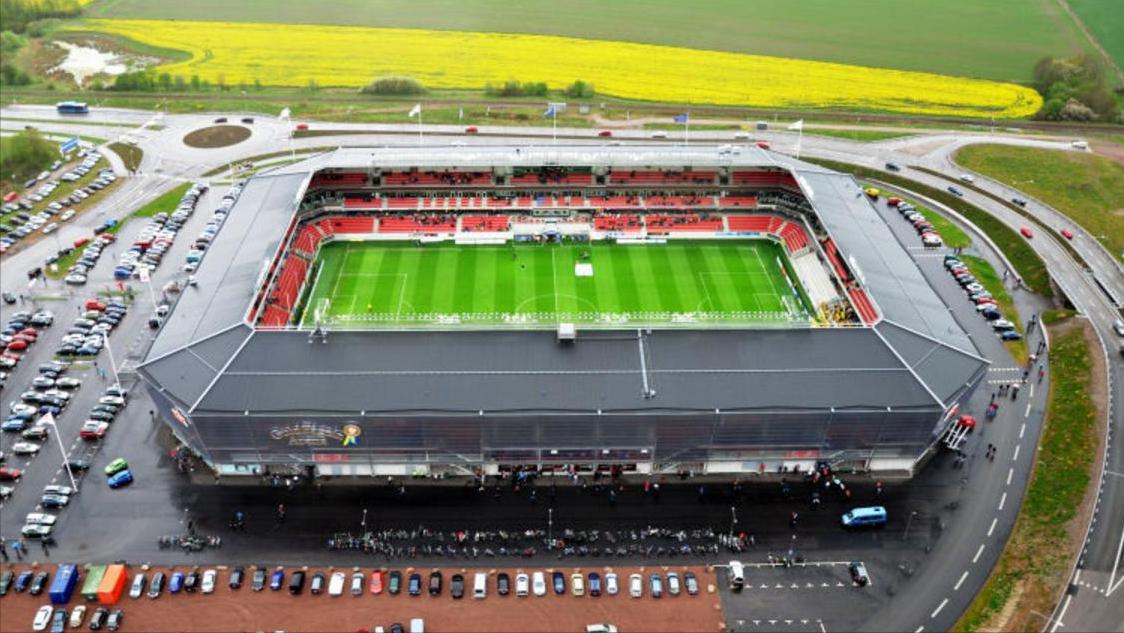 欧洲五大联赛专业足球场,欧洲杯十大球场巡礼