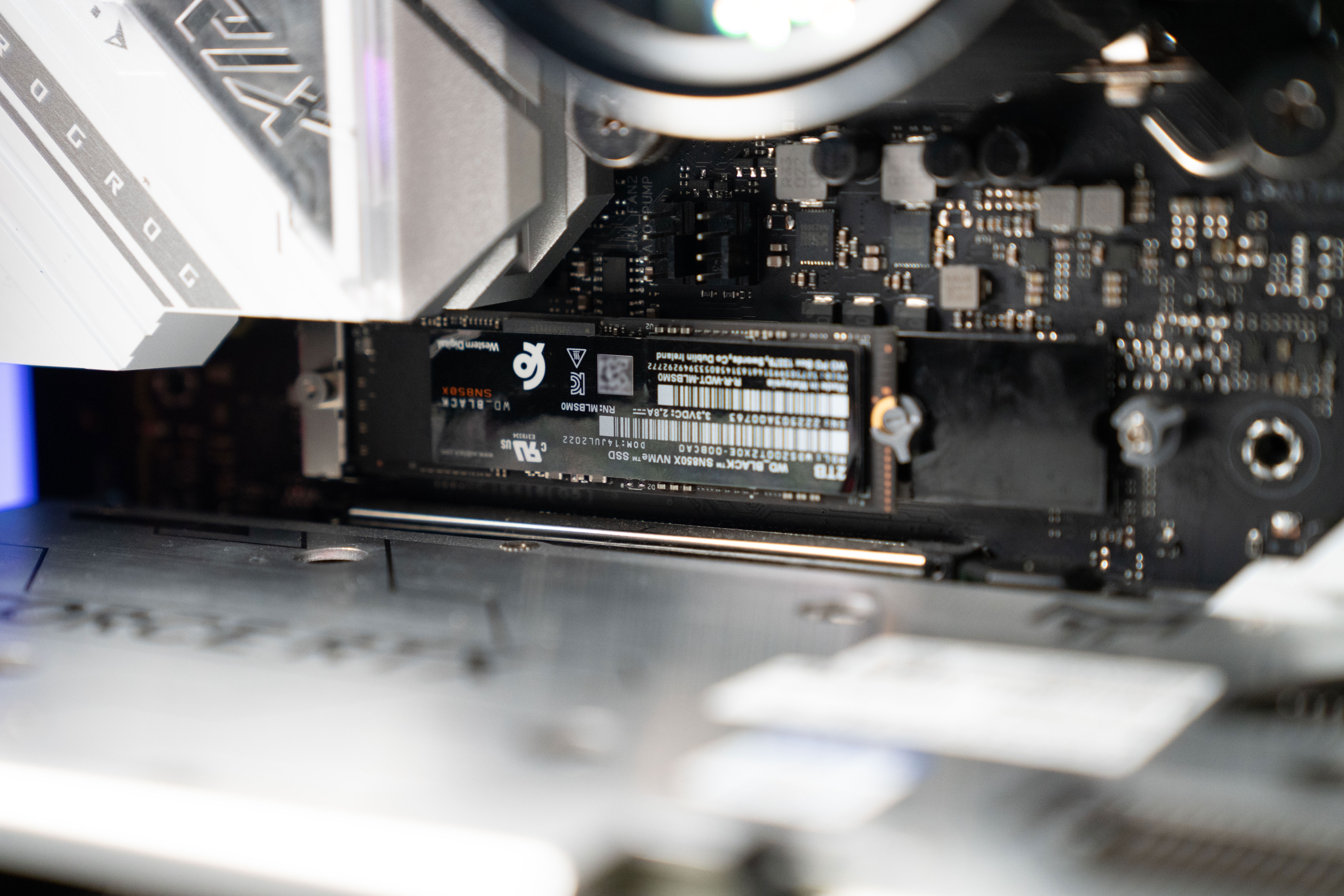 西部数据pcie4.0固态硬盘,西数pcie4.0的固态硬盘哪个型号好