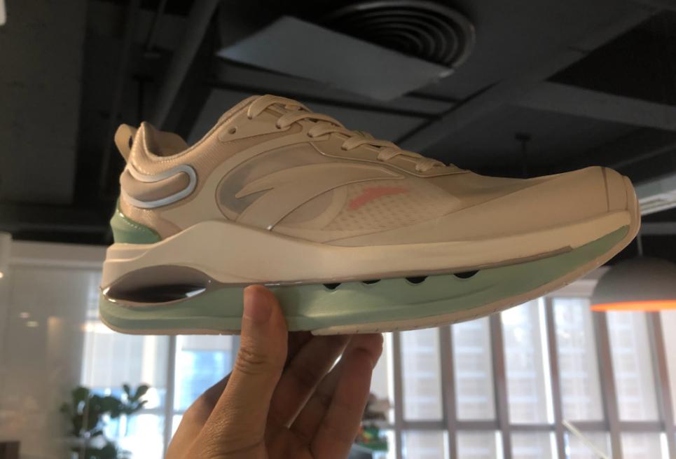 谷爱凌同款跑鞋,安踏冠军跑鞋2代pro谷爱凌配色