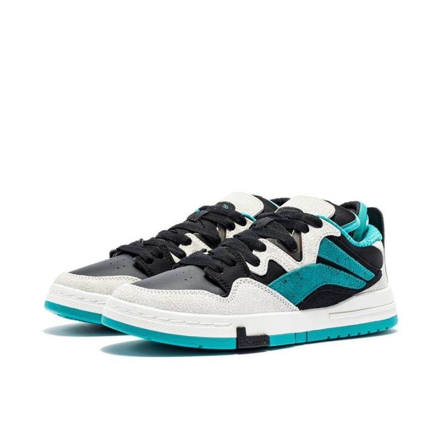 如何清洗球鞋干净且不伤鞋,球鞋白边脏了怎么洗鞋