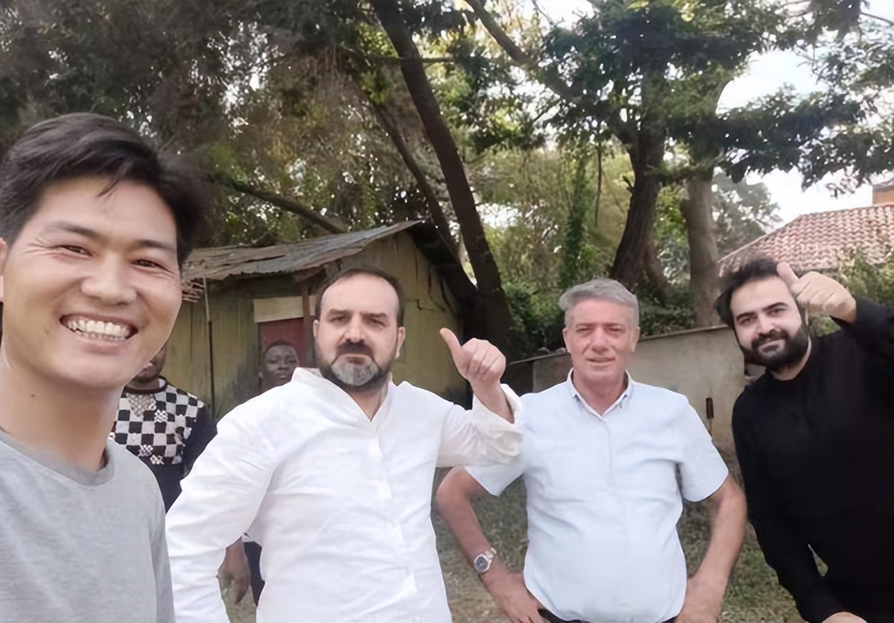 中国小伙在非工作5年，被很多非洲女孩倒追，没见面就打电话示爱