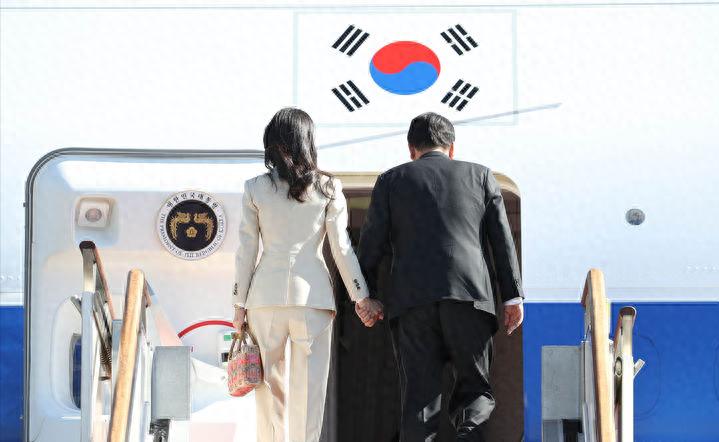 韩国第一夫人时装秀,韩国第一夫人晚宴装