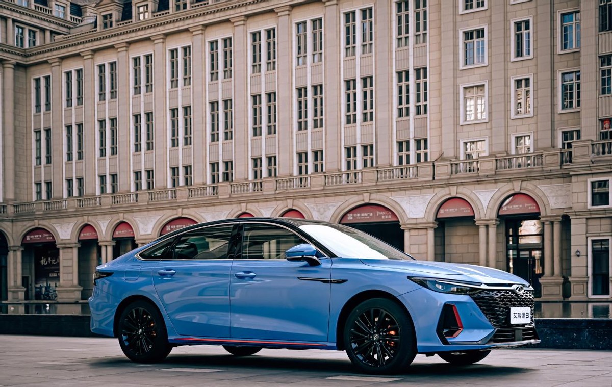 奇瑞艾瑞泽8新款2022手动挡,奇瑞艾瑞泽8荣耀版1.6t落地价