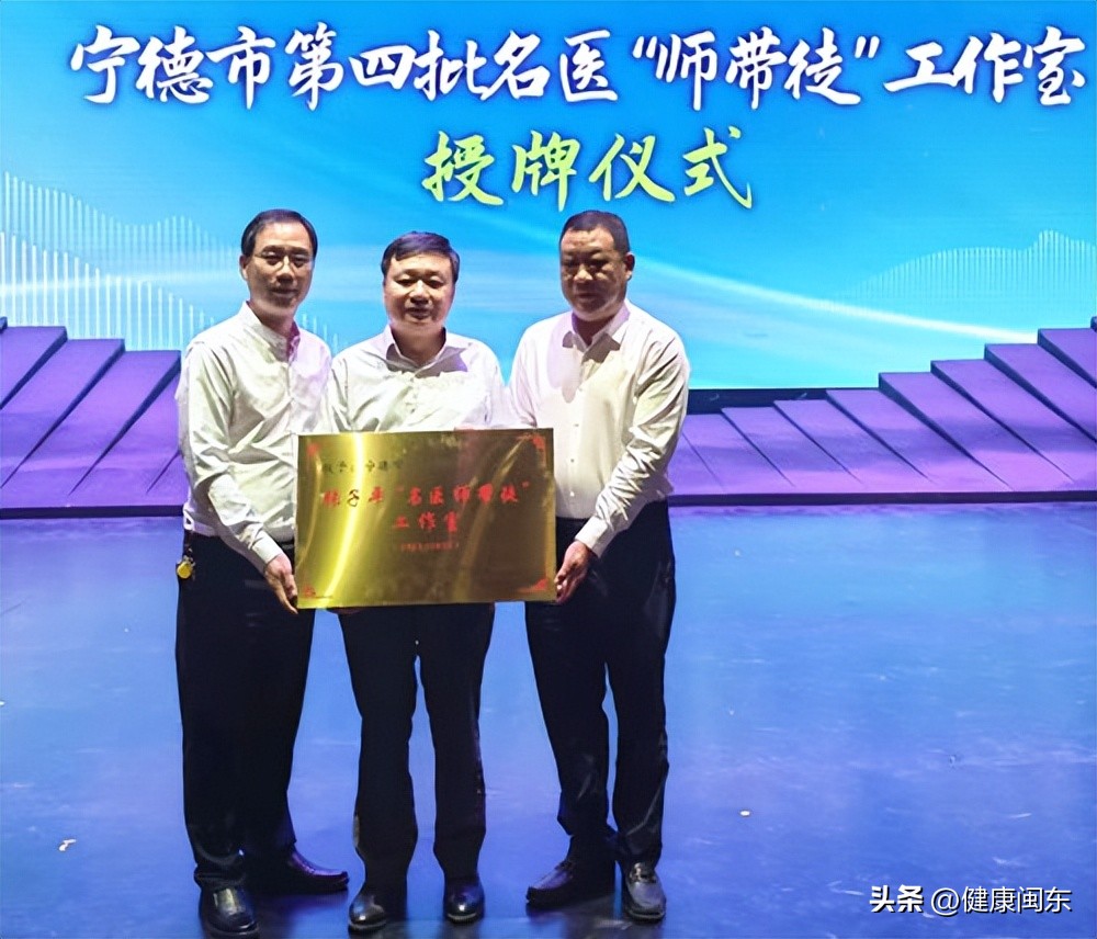 皮肤科医生专家坐诊,皮肤科医师学术交流会