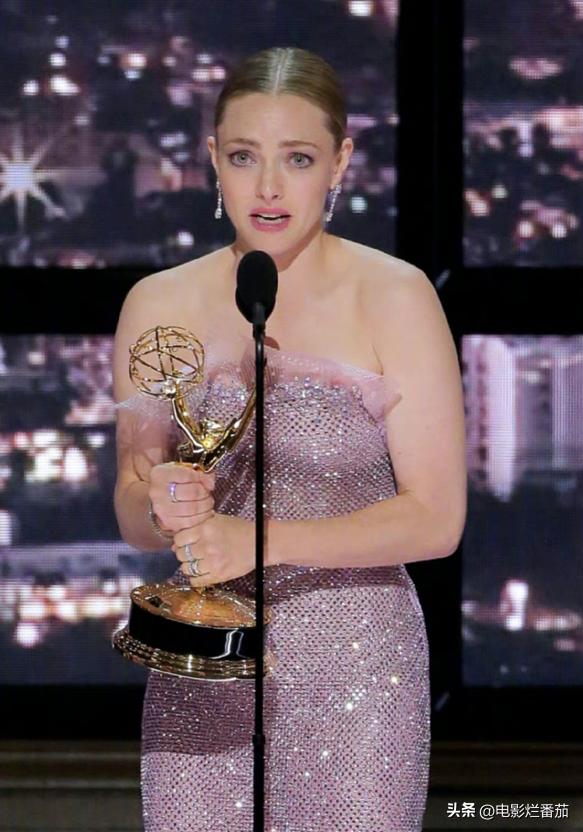 艾美奖红毯怪奇物语,艾美奖红毯走法