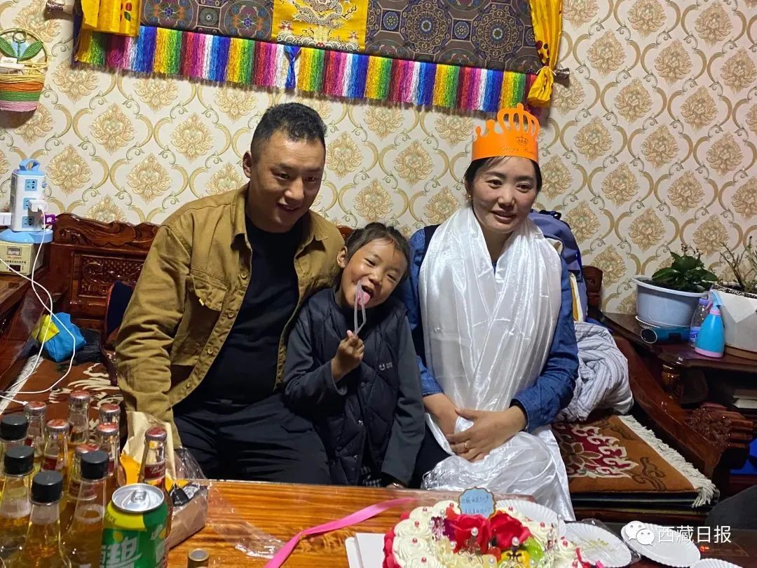 二十大代表泽仁旺姆:驻寺女干部的“铁骨柔情”