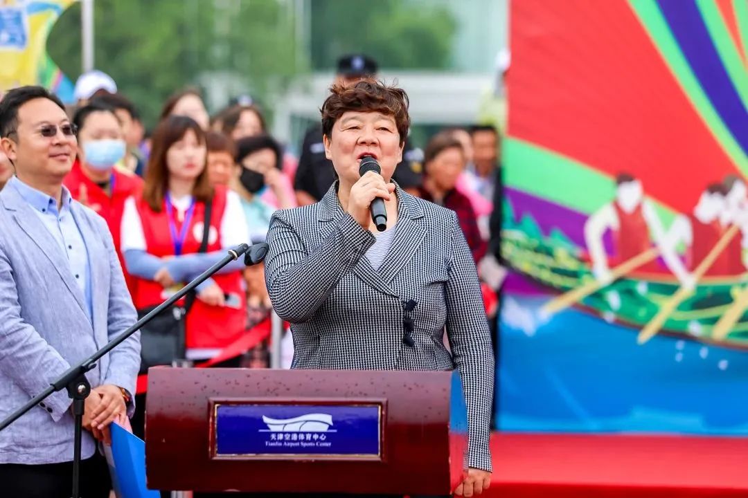 百舸争流竞扬帆不负众望勇夺魁,百舸争流龙舟竞渡