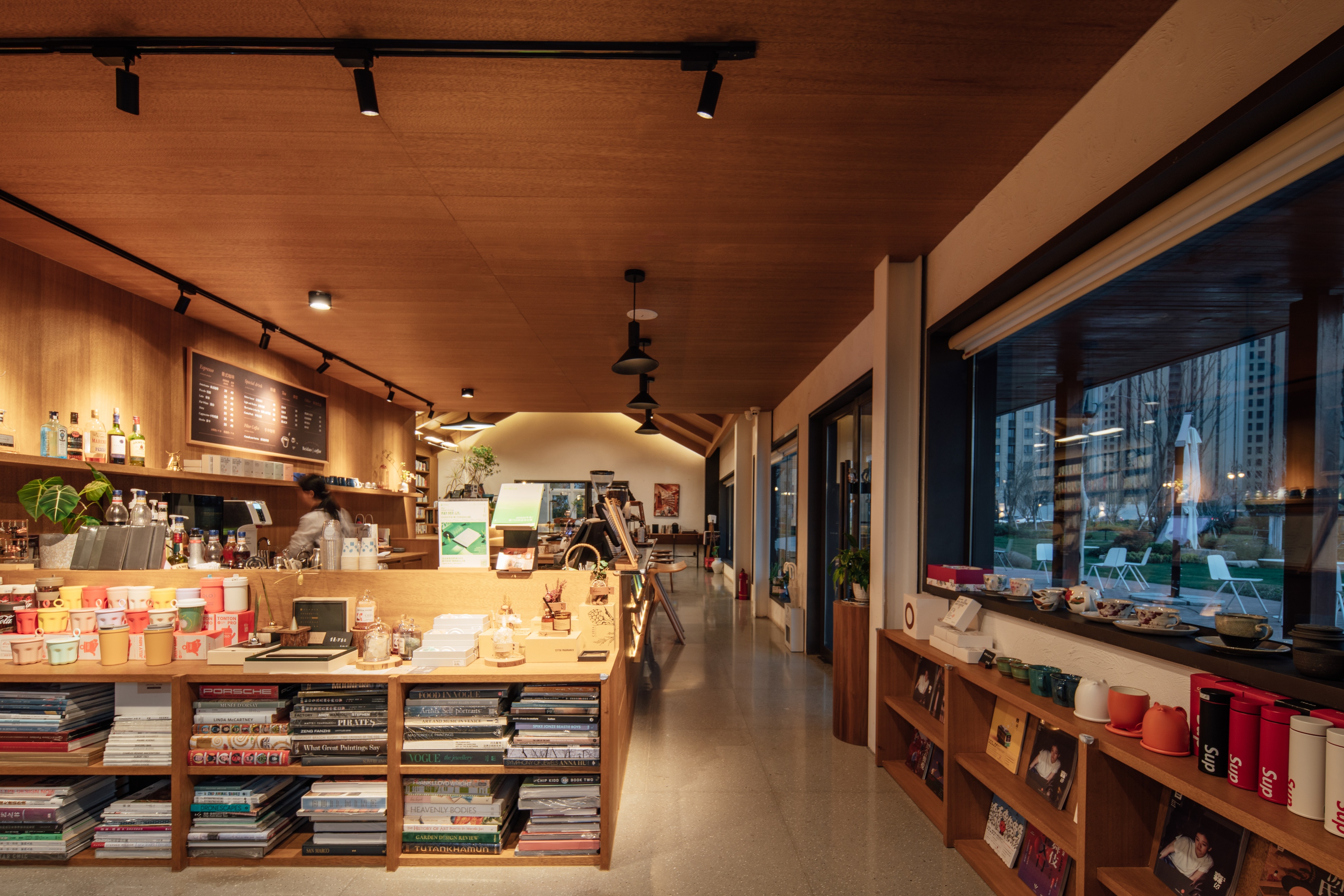 跟随邻里撰稿人，走进治愈力Max的社区空间