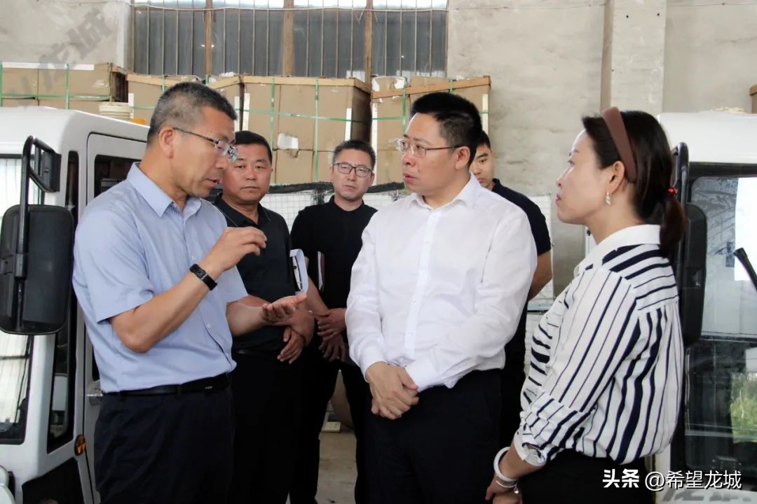 杨松涛深入企业调研“三扩一提”项目建设情况