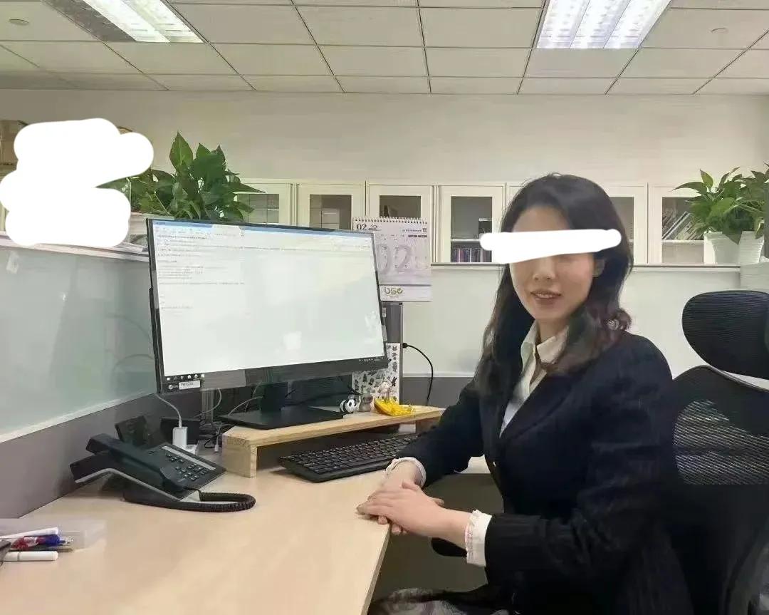 牵手门事件董小姐简介,成都牵手门董小姐