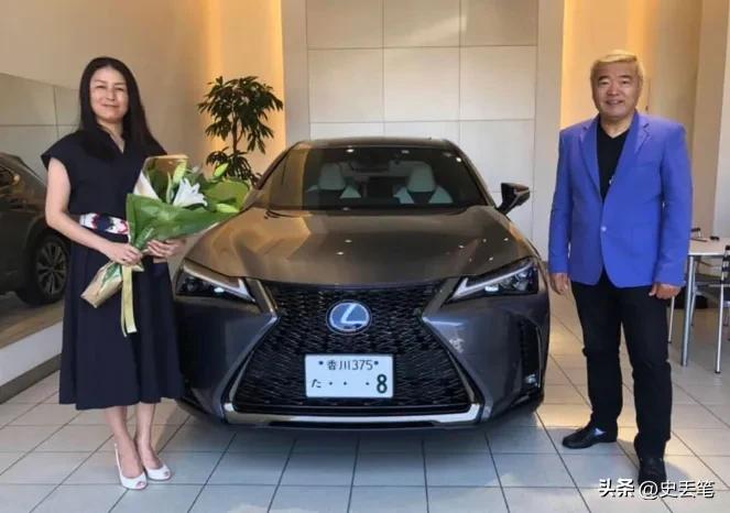 日本土豪极奢淫欲，有5个老婆、8位*妇情**，人称现代韦小宝