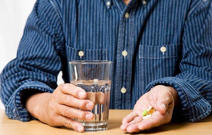 黄大叔误入“三高”*局骗**，吃药无效后转向保健品，却陷入无底洞