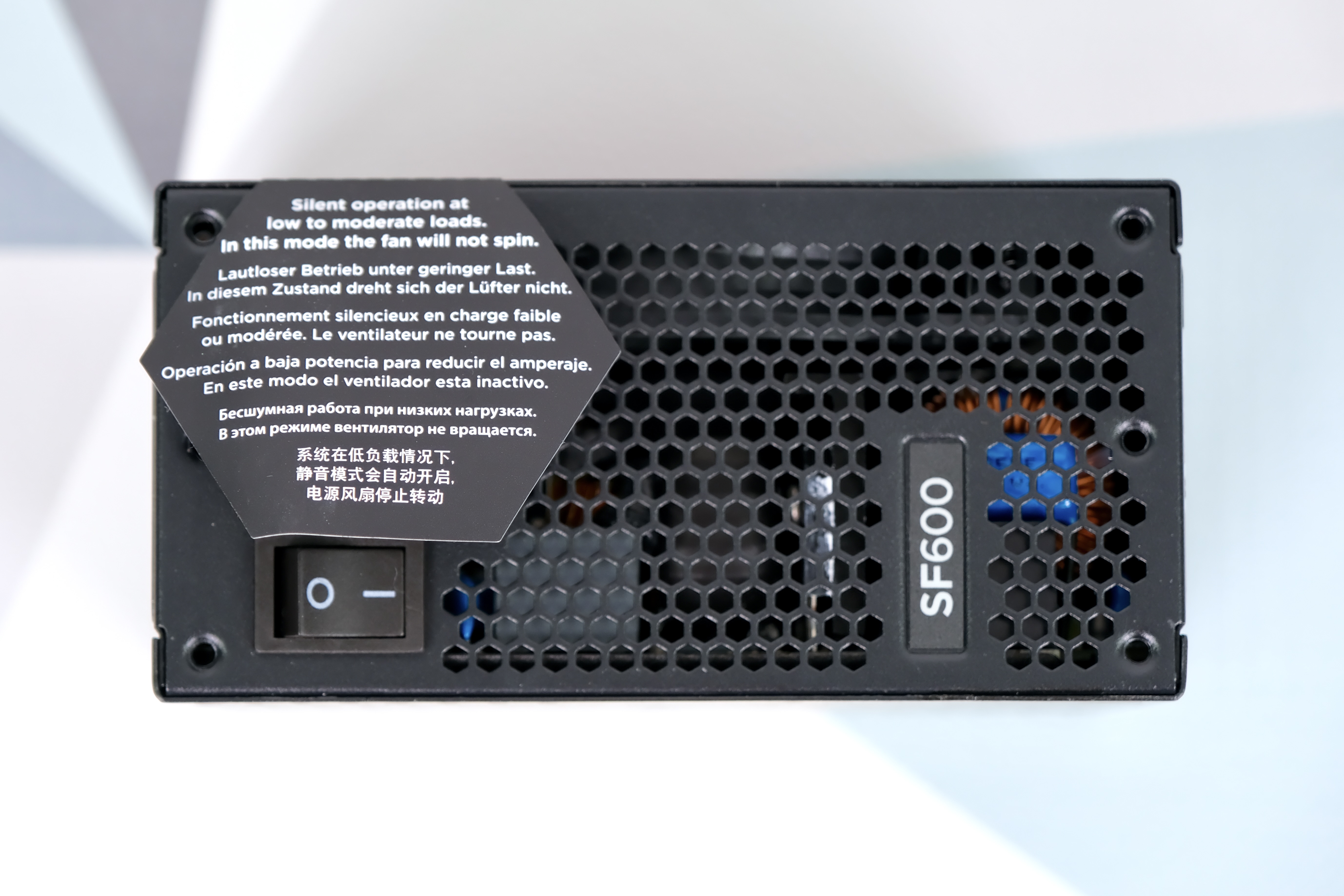 小姐姐的精致城堡!ITX极简风NAS装机纪实