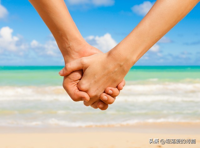 女生的爱情和友情哪个重要,爱情亲情友情哪个重要