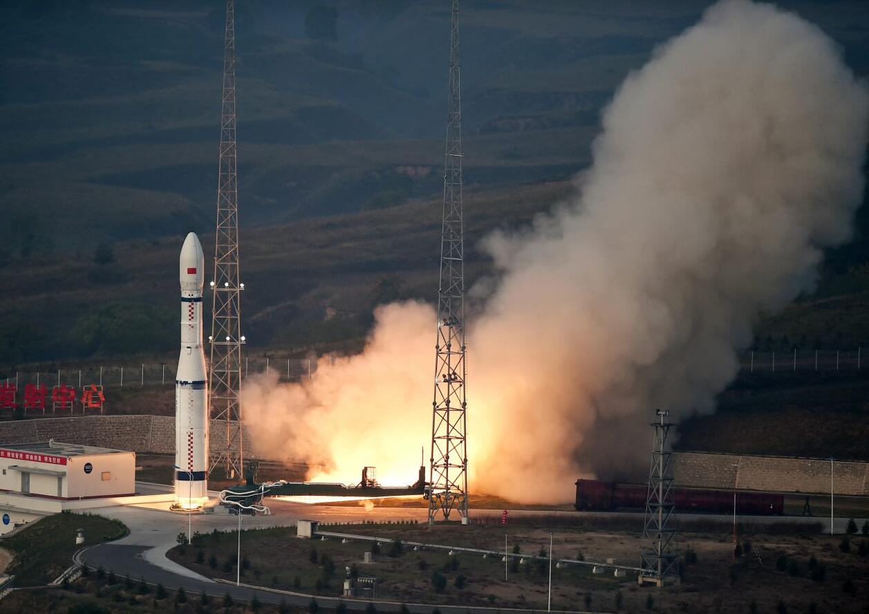 最新长征5号与重型猎鹰对比图,长征六号改型火箭