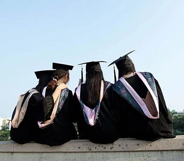 清华大学博士津贴不少，中科大更牛，广州大学真有钱