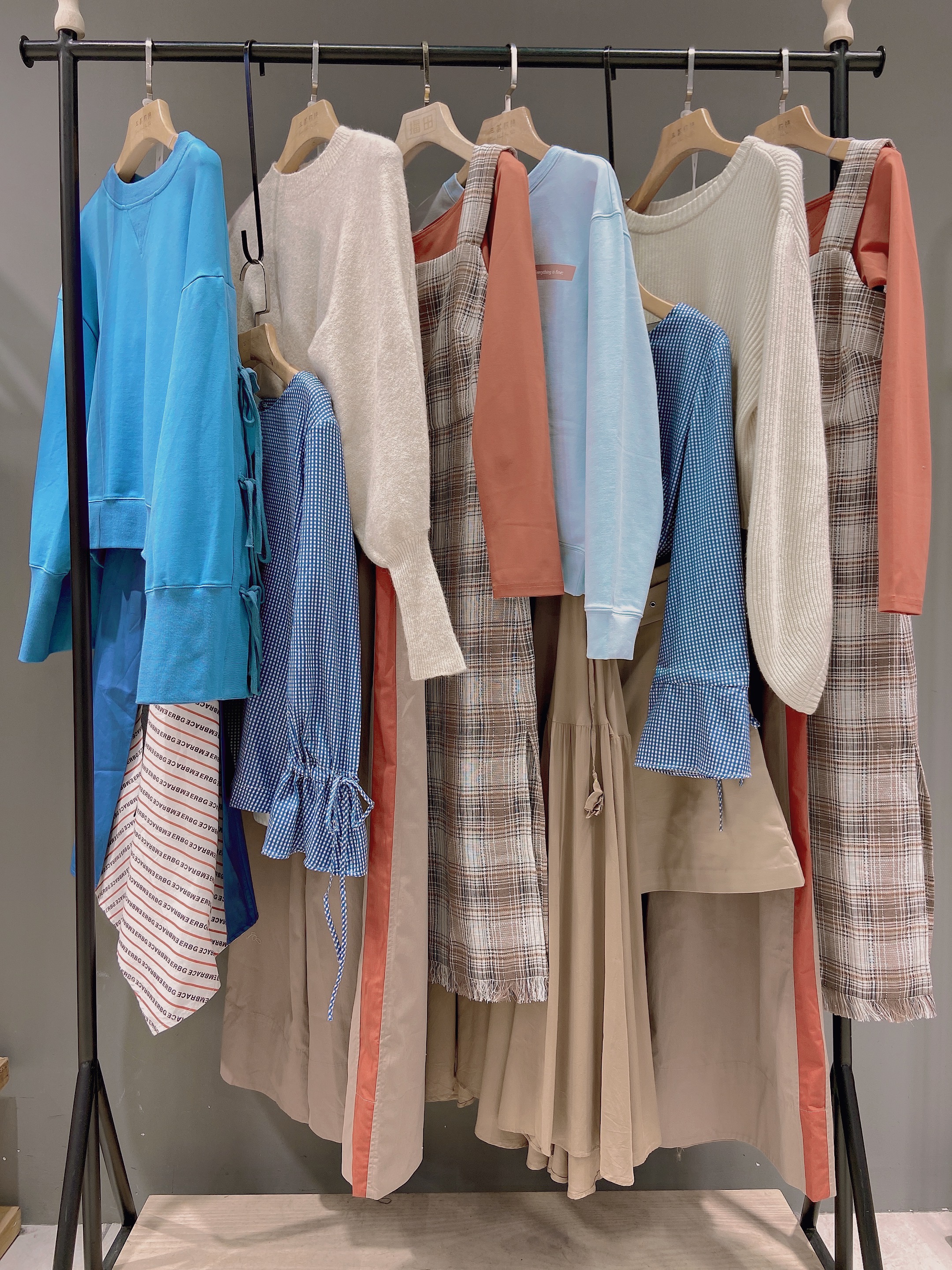 琨丝薇尔女装官方旗舰店,琨丝薇尔女装批发