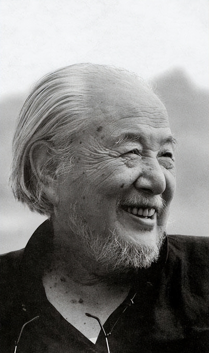 我是人民币，诞生于新中国解放前，生于战火，长于和平