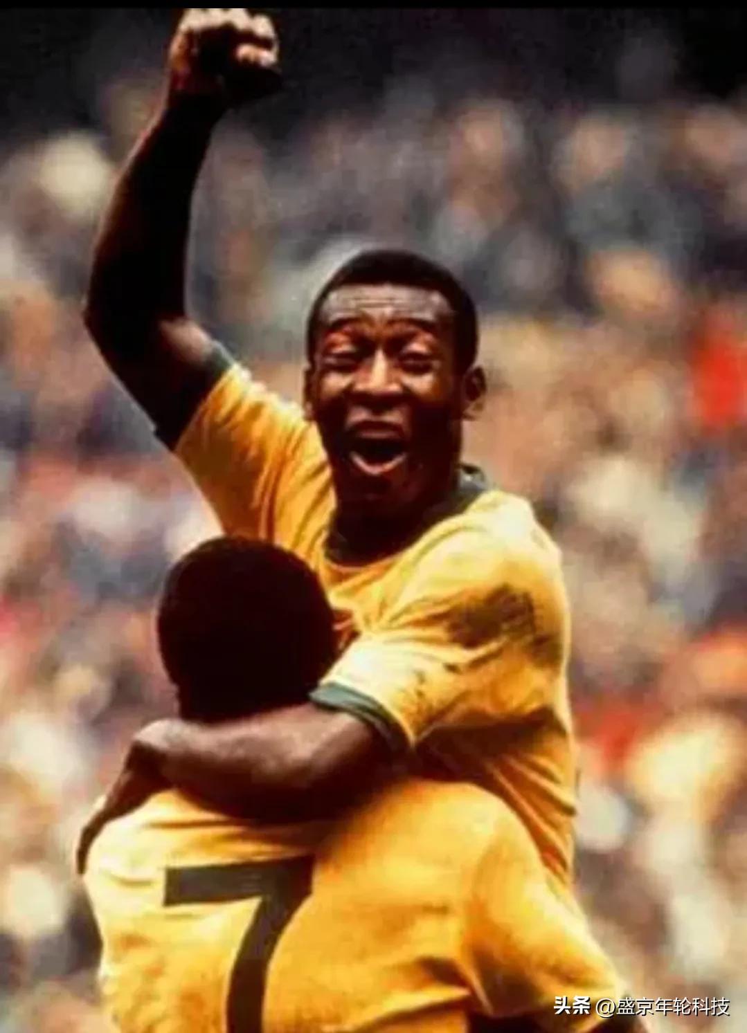 一代球王陨落的视频,球王贝利的传奇足球之路