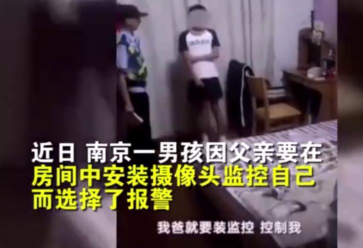 父母不同意女儿买鞋，28岁女儿跪地痛哭：被父母操控的人生多可怕