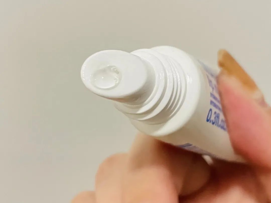 润唇膏为何越涂越干呢,涂了这么多年的润唇膏