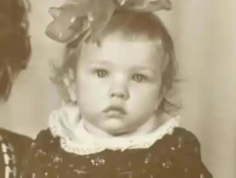 玛丽苏照进现实LV太子妃水果娜通过DNA找到失散多年的亲妹