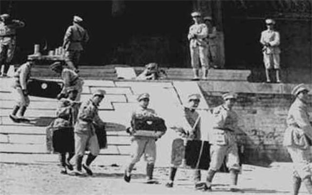 慈禧棺椁被打开结果惊呆众人,1984年清理慈禧墓纪录片