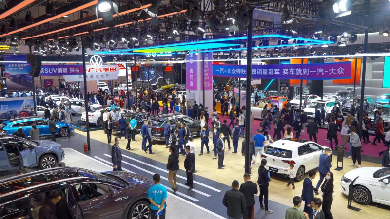 车型全!品牌多!直击底价!这个周末来海田创意广场逛汽车房产展品美食!