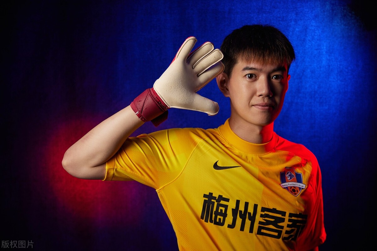 梅州客家足球俱乐部写真,梅州客家队海报