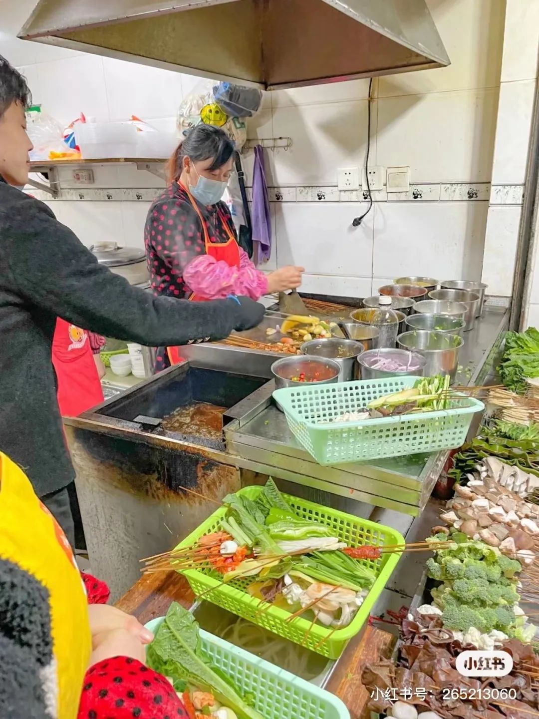 成都推三轮车上菜的苍蝇馆子,吃遍成都100家苍蝇馆子