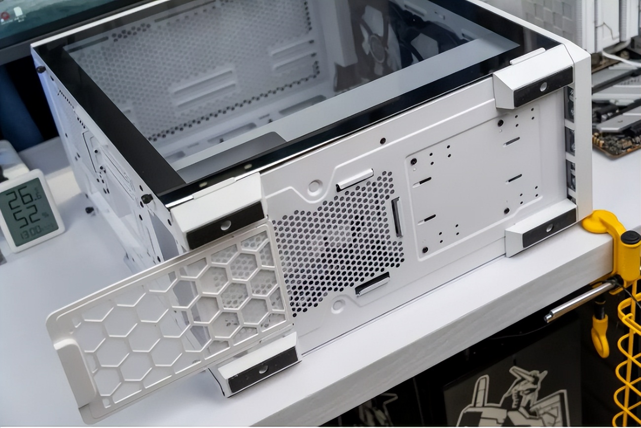 xpg白色机箱,xpg白色和金色