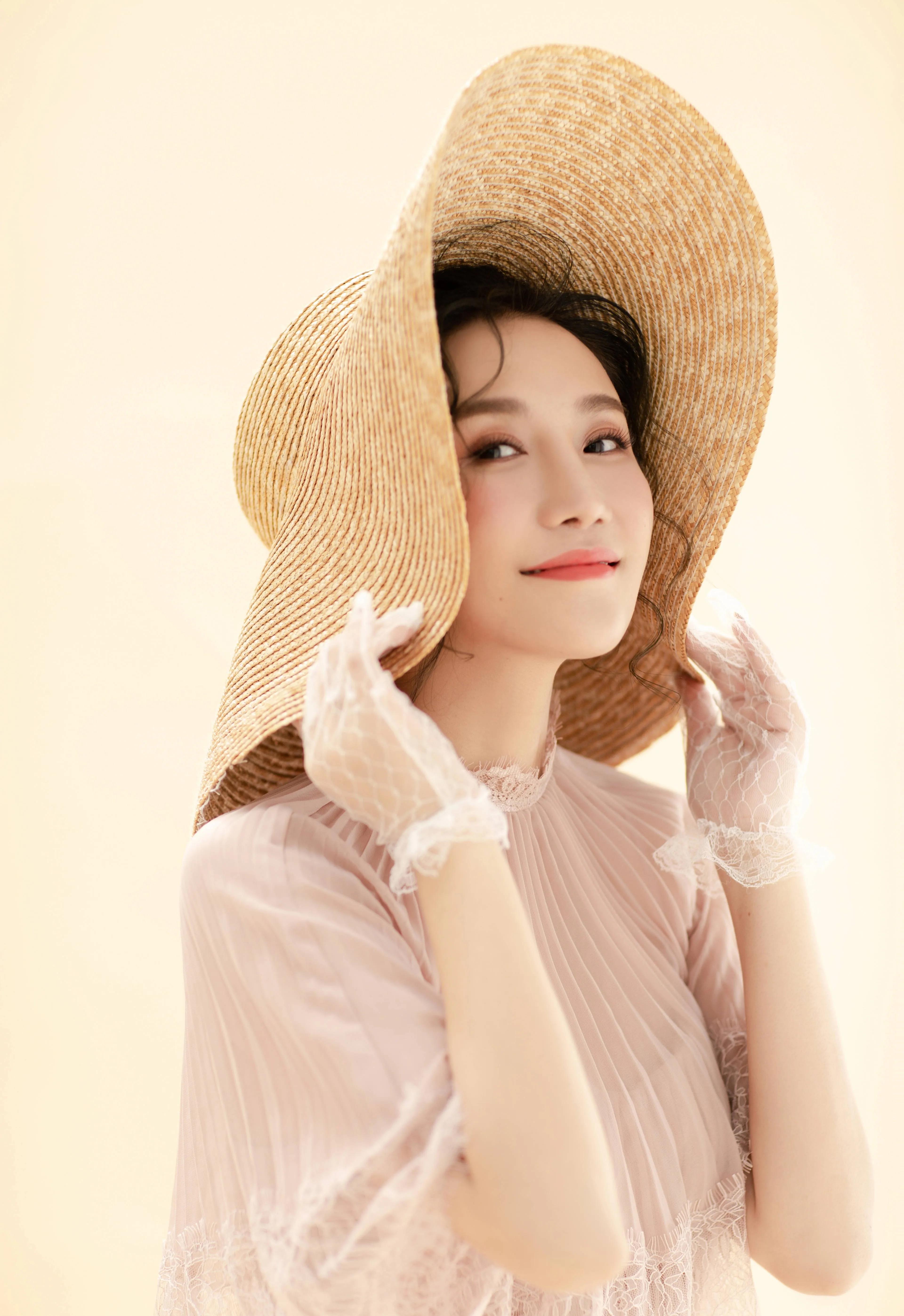 杨烁王黎雯深情相拥,杨烁王黎雯恋爱史