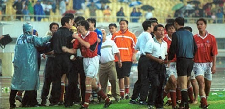 让人看笑话？足协前5任掌舵手，无1人是专业人士！球迷已没信心