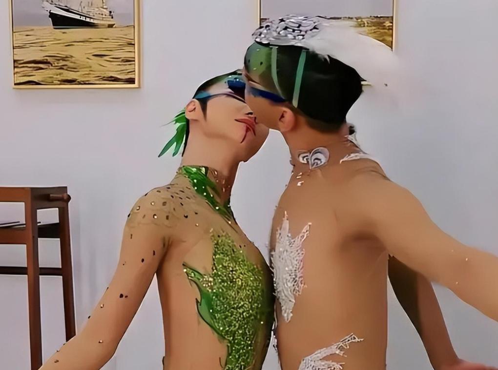 杨丽萍生活起居需要男助理照顾,杨丽萍的生活问题怎么解决