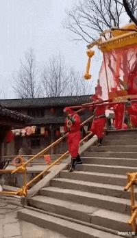 “我再也不想跟老公一块睡了”网友：我出50块，把床铺大点哈哈哈