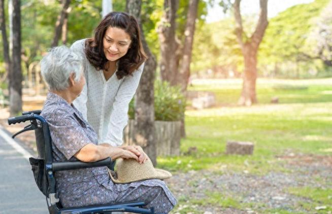 3年前，听妈话婚姻AA，3年后，他攒了12万，我买电脑还得分期