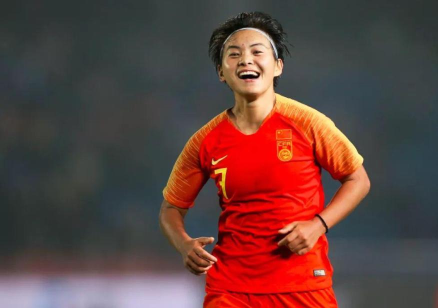 中国女足1-6惨败事件,中国女足1-6惨败英格兰低级失误