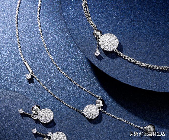 情人节什么花束最畅销 (情人节鲜花加什么礼物比较好)