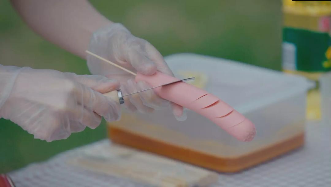 淀粉鸡肉肠摆摊真实收入,烤淀粉肠摆摊全套流程