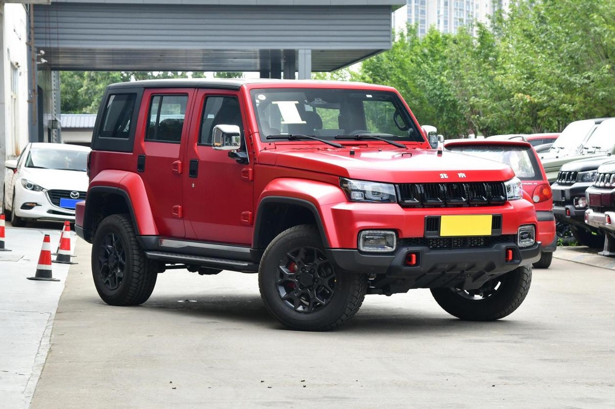 哪一款北京bj40值得入手,最新款北京bj40中配和顶配区别