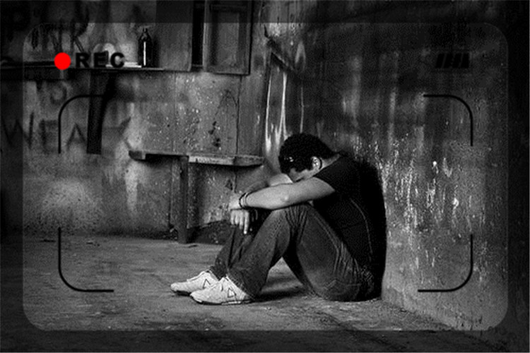 一个男人穷了怎么办,一个男人穷被谁都看不起