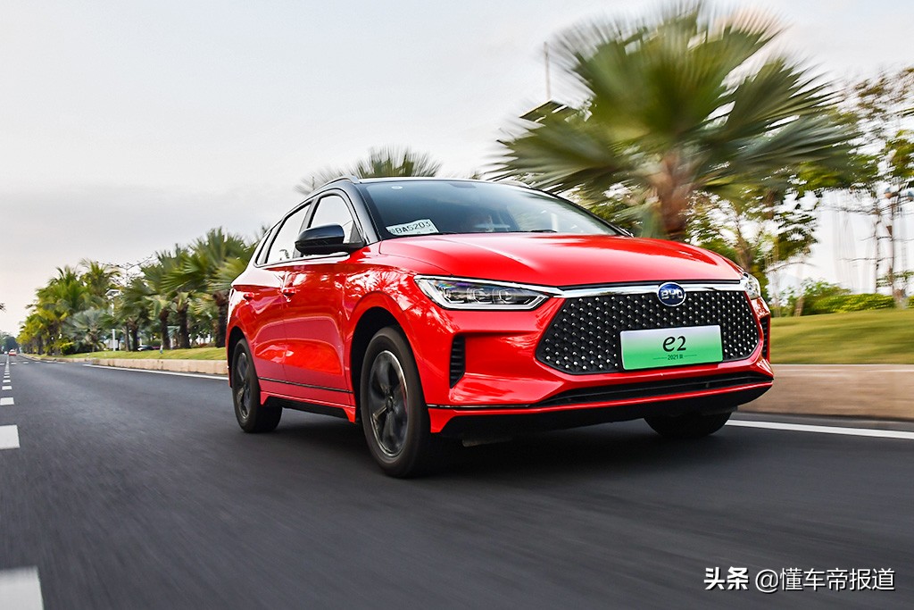 新能源比亚迪e2汽车测评,全新比亚迪e2到店实拍