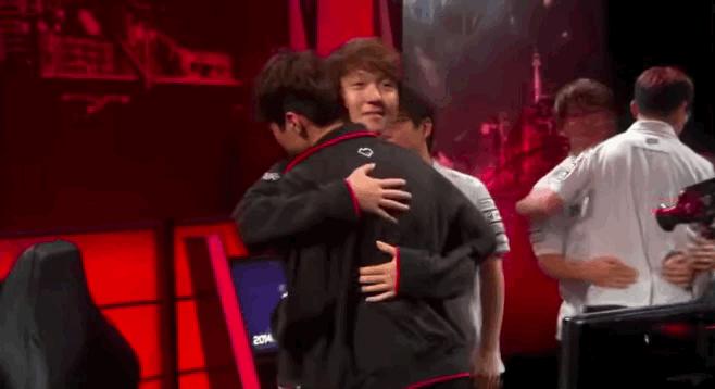 深夜看哭的故事,一些让人看哭的故事