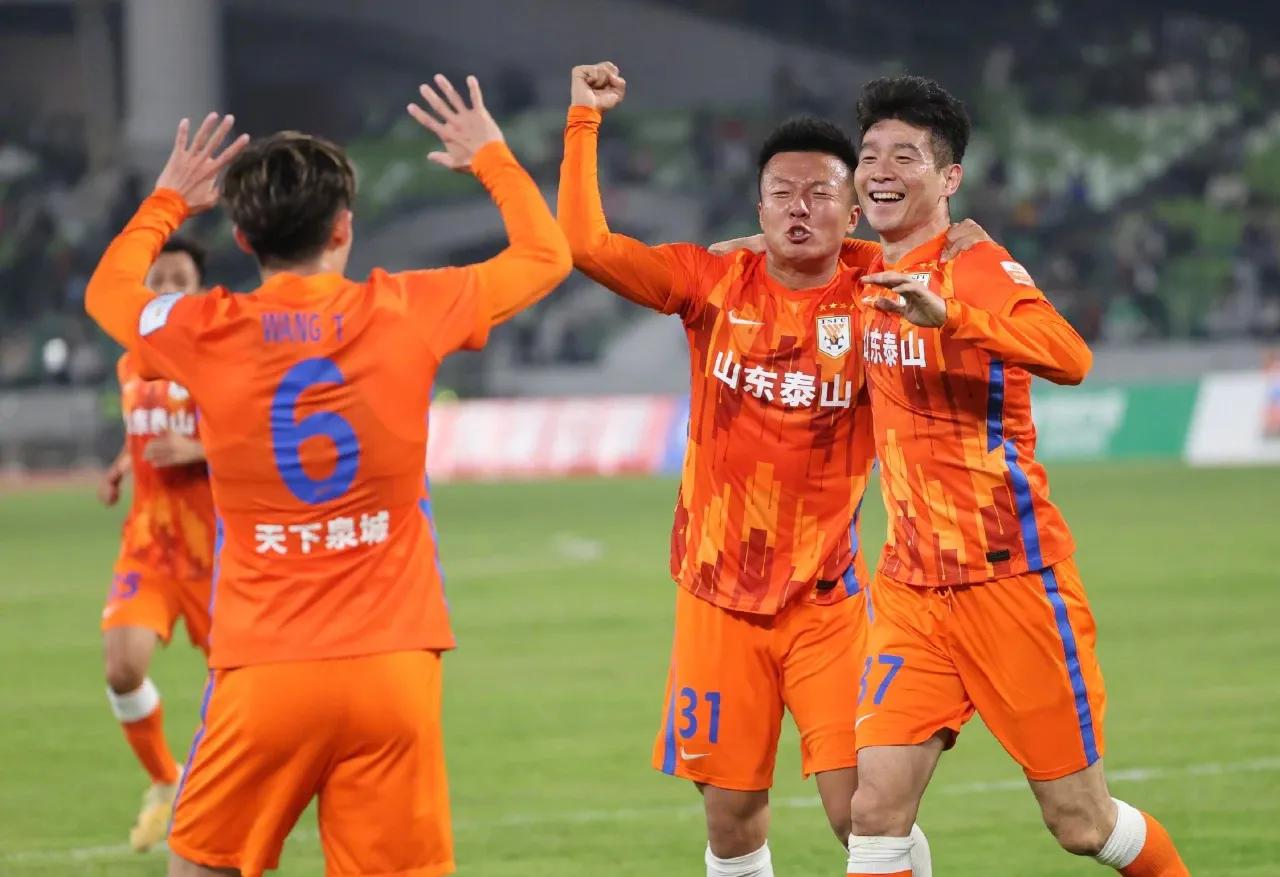 泰山队新赛季观察，腰软锋无力，边路过剩后防存在隐忧