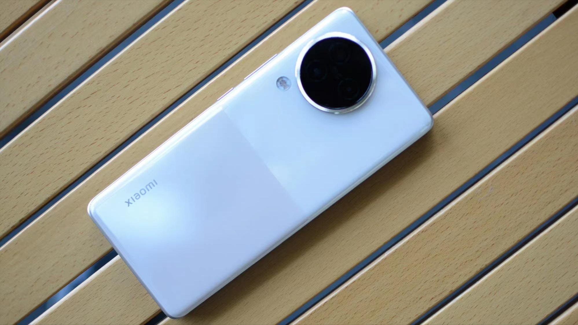 2499元起步的小米CIVI3到底值得买吗？优缺点罗列分析