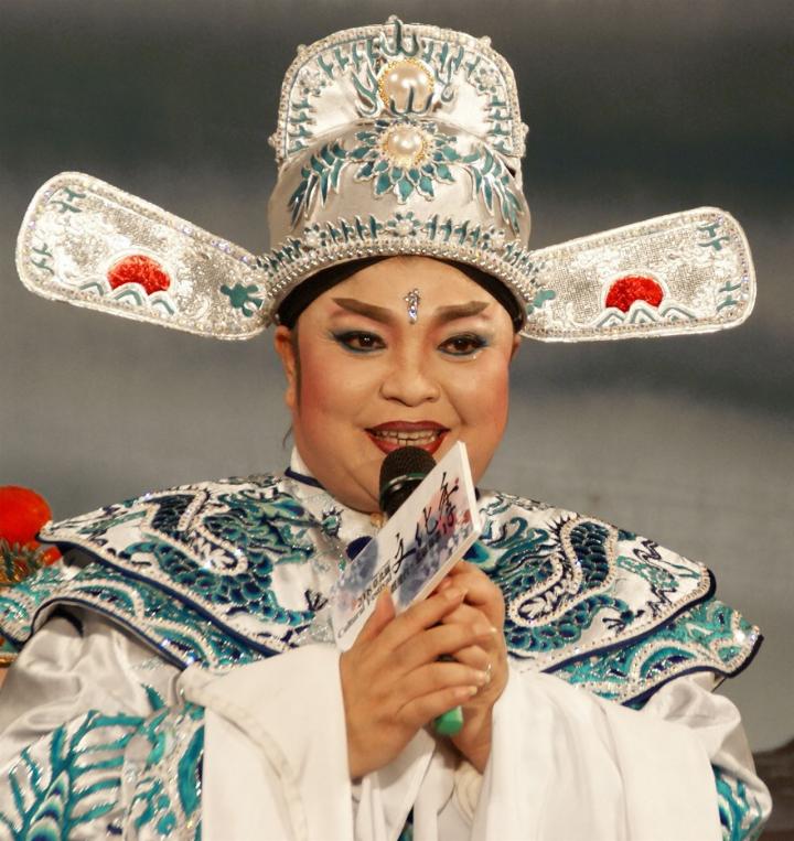 又是猝死！72岁歌仔戏大师驾鹤西去，洗肾10年离世当天不慎跌倒