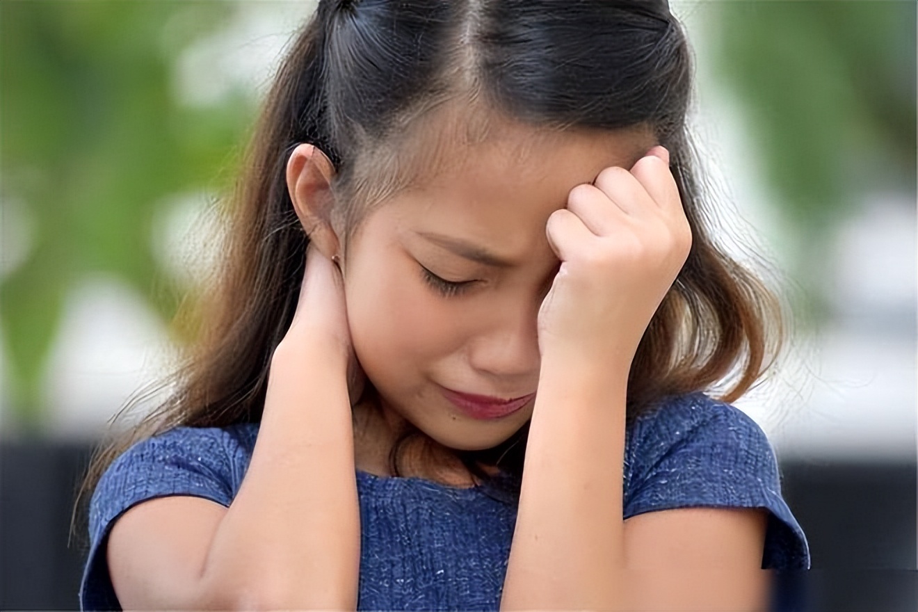 一个人总是贬低别人的心理,一个人总是贬低你是怎么回事