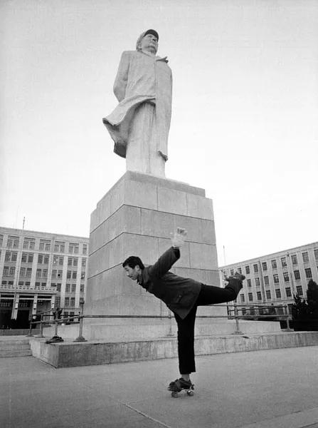 七十年代有高清照片吗,70年代的照片和现在做对比