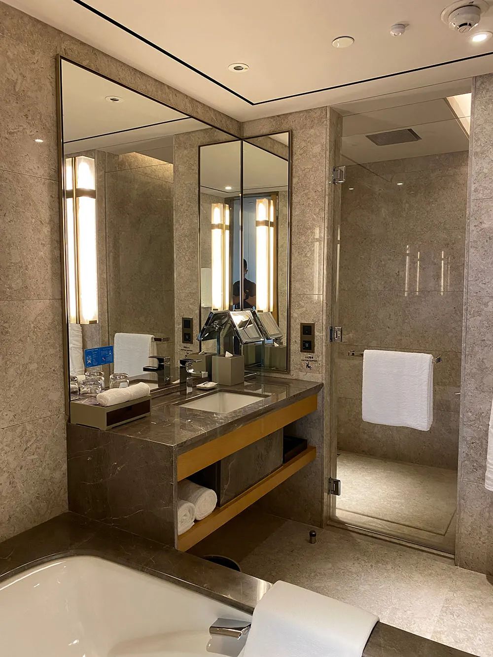 住在机场附近酒店的利弊,7天入住酒店真实感受